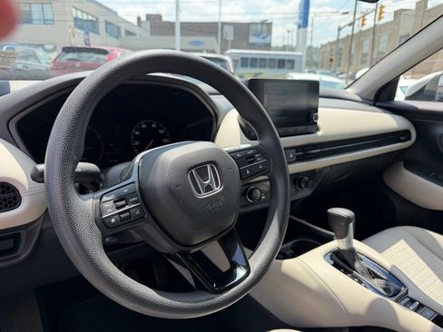 Used 2023 Honda HR-V LX image 5