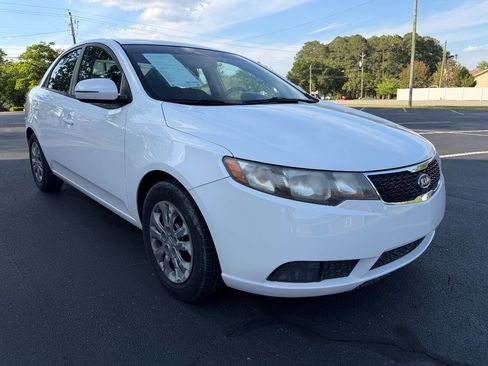 Used 2011 Kia Forte EX FWD image 4