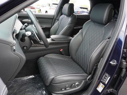 Used 2025 Genesis GV70 3.5T Sport w/ Sport Prestige Package AWD/4WD image 14