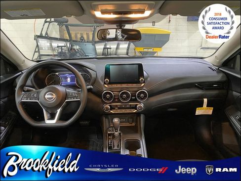 Used 2025 Nissan Sentra SV FWD image 14