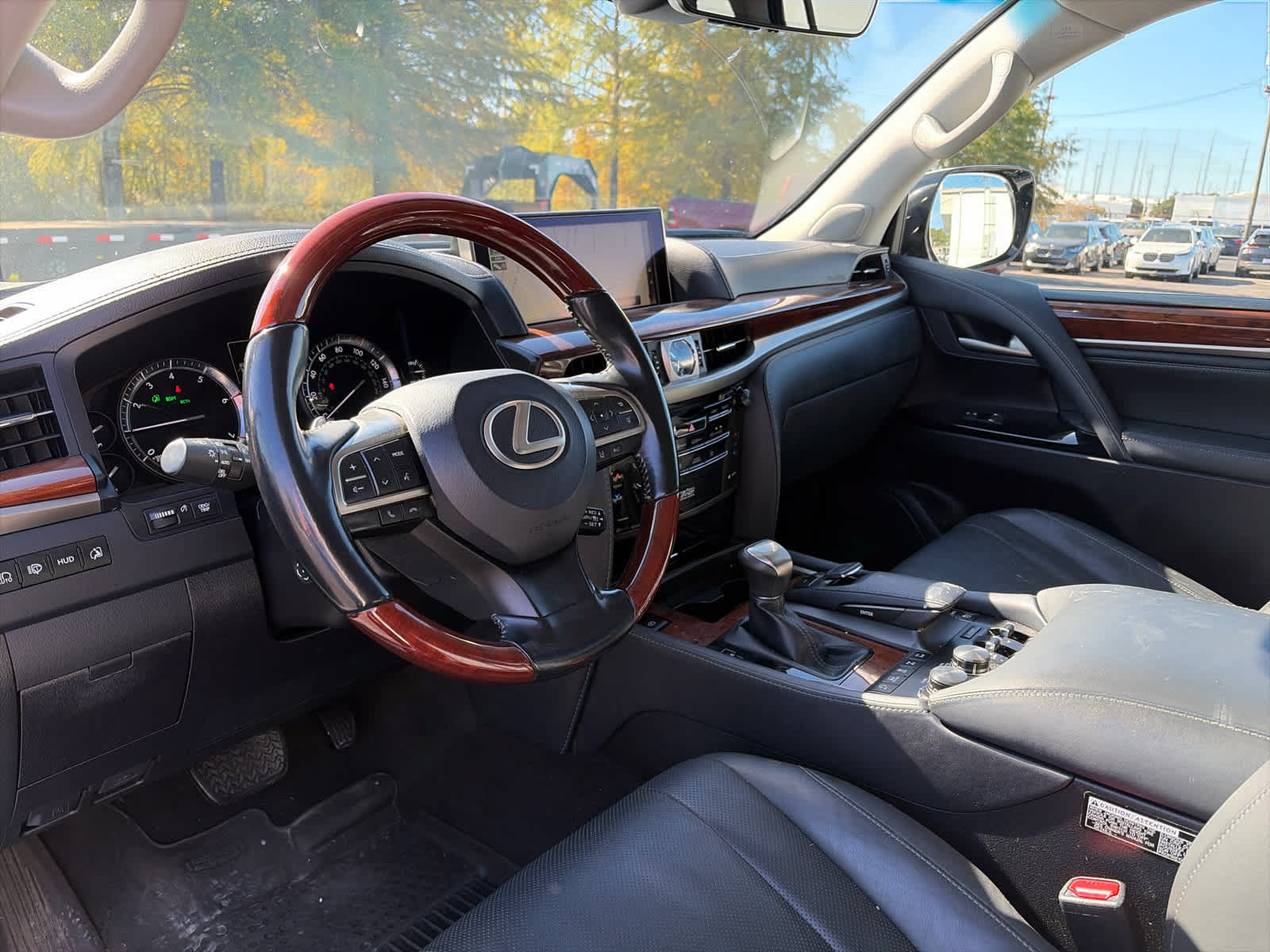 Used 2021 Lexus LX 570 4WD w/ Luxury Package image 8