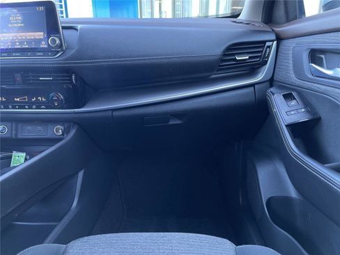 Used 2021 Nissan Rogue SV FWD image 29