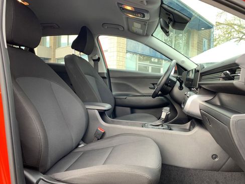 Used 2025 Hyundai Kona SEL image 36