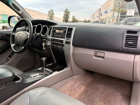 Used 2005 Toyota 4Runner Sport AWD/4WD image 15