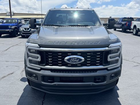 Used 2025 Ford F450 Platinum w/ FX4 Off-Road Package AWD/4WD image 3