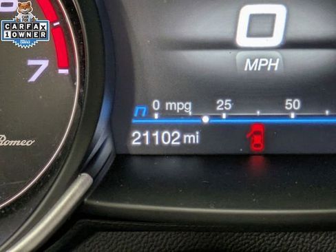 Used 2023 Alfa Romeo Giulia Estrema image 18