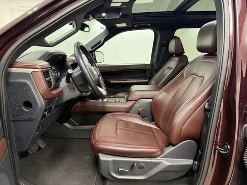 Used 2024 Ford Expedition Limited image 22