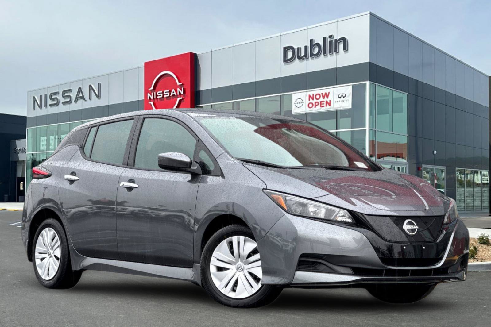 Used 2025 Nissan Leaf S FWD image 2