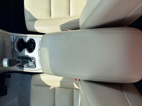 Used 2021 Jeep Grand Cherokee Limited image 32