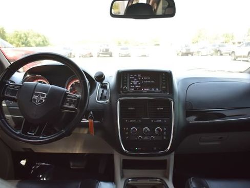Used 2019 Dodge Grand Caravan SXT FWD image 32