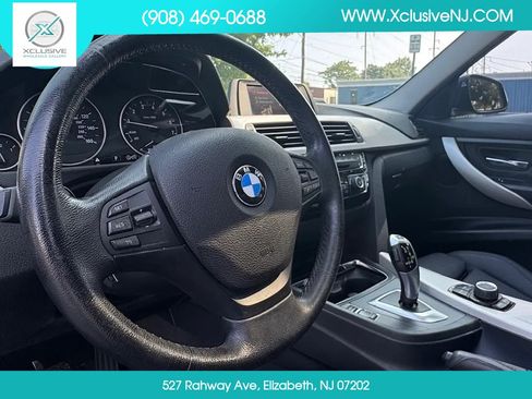 Used 2018 BMW 320i xDrive Sedan AWD/4WD image 9