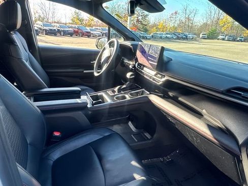 Certified 2025 Toyota Sienna XSE image 17