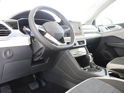 New 2025 Volkswagen Taos SE image 10