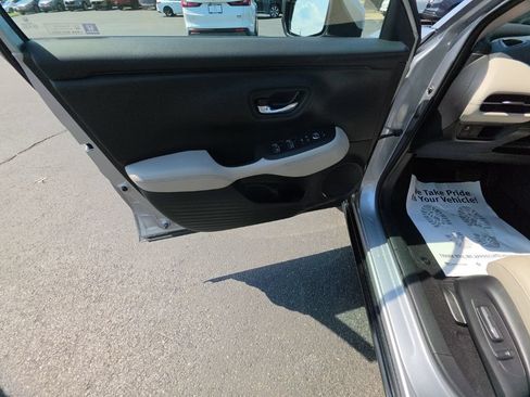 Used 2024 Honda HR-V EX-L image 13