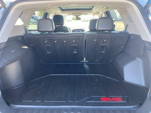 Used 2024 GMC Terrain SLT w/ LPO, Floor Liner Package AWD/4WD image 36