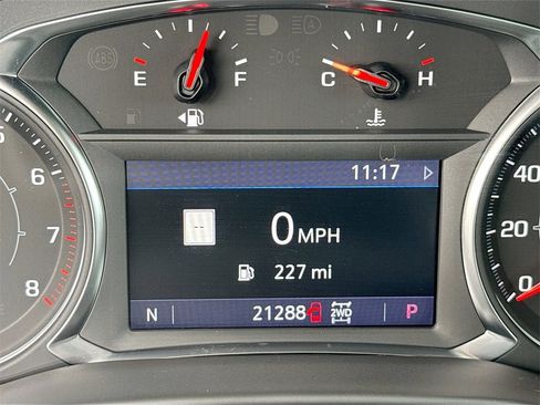 Used 2023 GMC Acadia SLE w/ Driver Convenience Package image 12