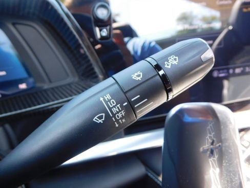 Used 2023 Chevrolet Corvette Stingray Premium Conv w/ Z51 Performance Package image 19