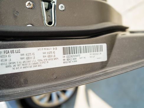 Used 2019 Chrysler 300 Limited w/ Safetytec Plus Group image 38