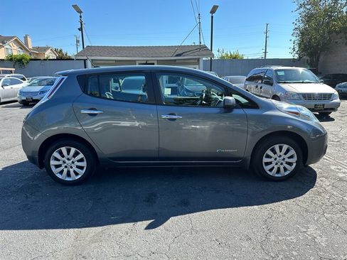 Used 2017 Nissan Leaf S w/ Charge Package FWD image 4