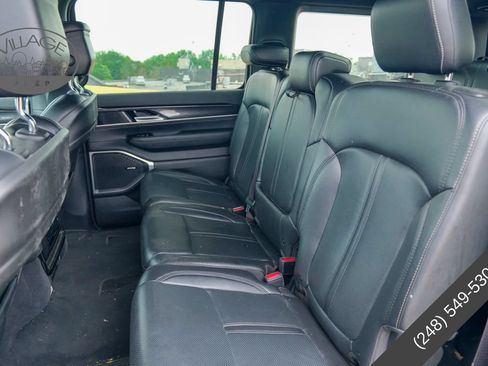 Used 2023 Jeep Wagoneer 4WD w/ Premium Group I image 12