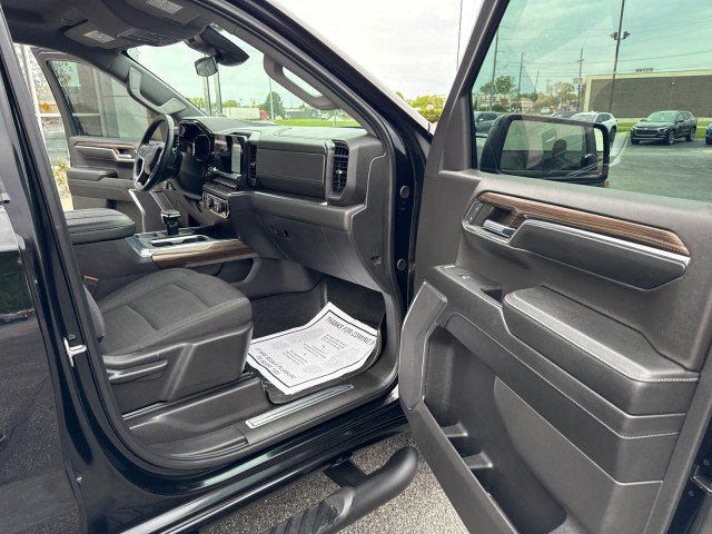 Used 2024 Chevrolet Silverado 1500 RST AWD/4WD image 28