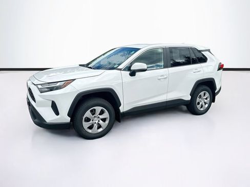 Used 2024 Toyota RAV4 LE AWD/4WD image 3