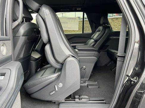 New 2026 Lincoln Navigator L Reserve w/ Jet Appearance Package image 6