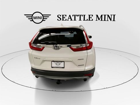 Used 2018 Honda CR-V Touring image 10