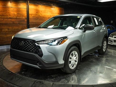 Used 2025 Toyota Corolla Cross L image 2