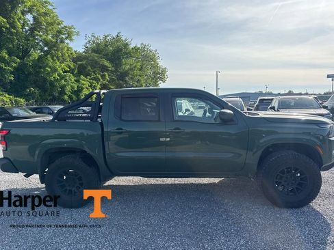 Used 2022 Nissan Frontier SV AWD/4WD image 6