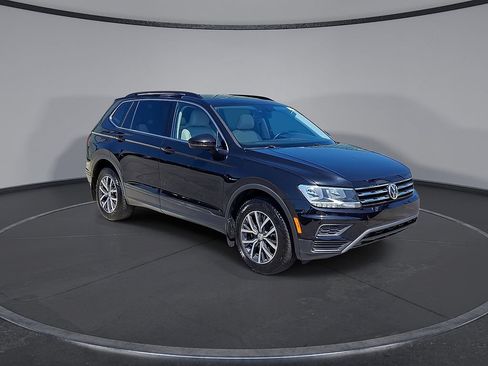 Used 2019 Volkswagen Tiguan SE w/ Panoramic Sunroof Package FWD image 5