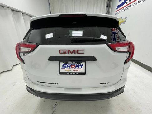 Used 2022 GMC Terrain SLE w/ Driver Convenience Package AWD/4WD image 6