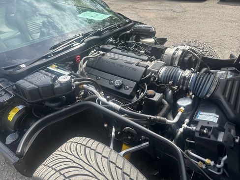 Used 1995 Chevrolet Corvette Coupe RWD image 19