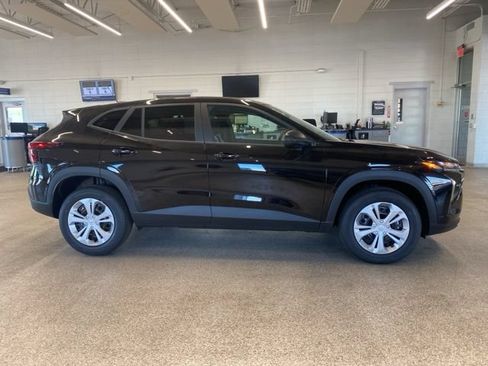 New 2026 Chevrolet Trax LS FWD image 4