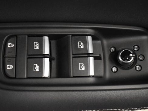 Used 2025 Audi Q7 3.0T Premium Plus image 23