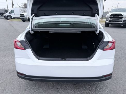 Used 2025 Toyota Camry LE image 9