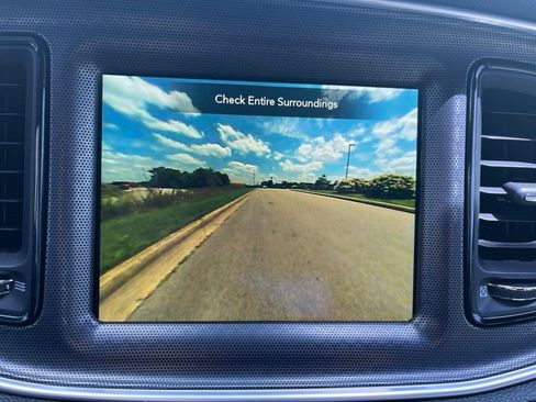 Used 2018 Dodge Challenger SXT Plus RWD image 9