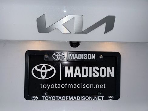 Used 2023 Kia Sorento LX FWD image 35