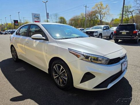 Certified 2023 Kia Forte LXS image 1