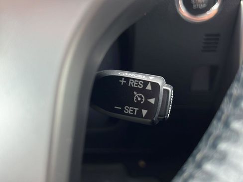 Used 2015 Toyota 4Runner Limited AWD/4WD image 21