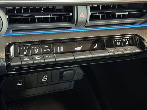 New 2026 Toyota Prius Limited FWD image 26