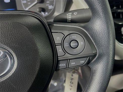 Used 2025 Toyota Corolla LE image 17