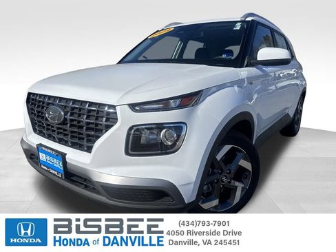 Used 2024 Hyundai Venue SEL image 1