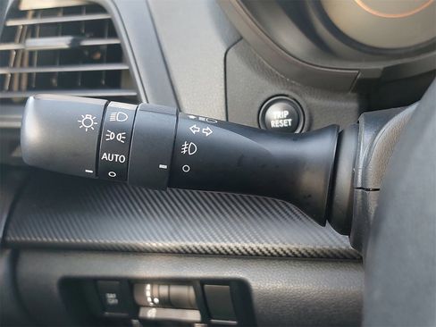 Used 2019 Subaru Crosstrek 2.0i Premium w/ Eyesight System image 24