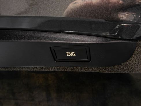 Used 2018 Bentley Continental GT image 46