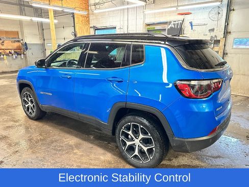 Used 2024 Jeep Compass Limited AWD/4WD image 5