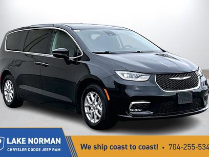 Certified 2024 Chrysler Pacifica Touring-L