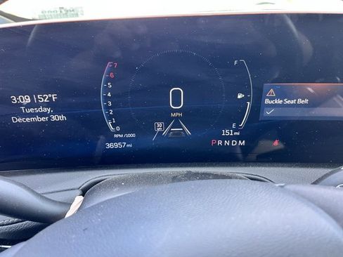 Used 2025 Cadillac XT4 Premium Luxury image 9