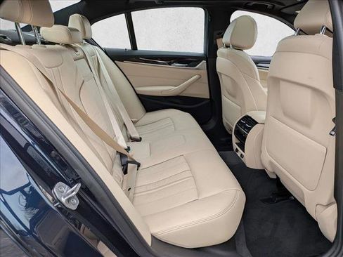 Used 2017 BMW 530i xDrive image 24