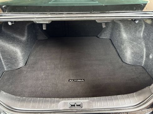 Used 2025 Nissan Altima 2.5 SV FWD image 21